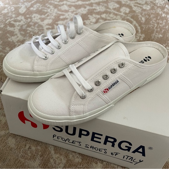 Superga slip on white sneakers - Picture 1 of 3